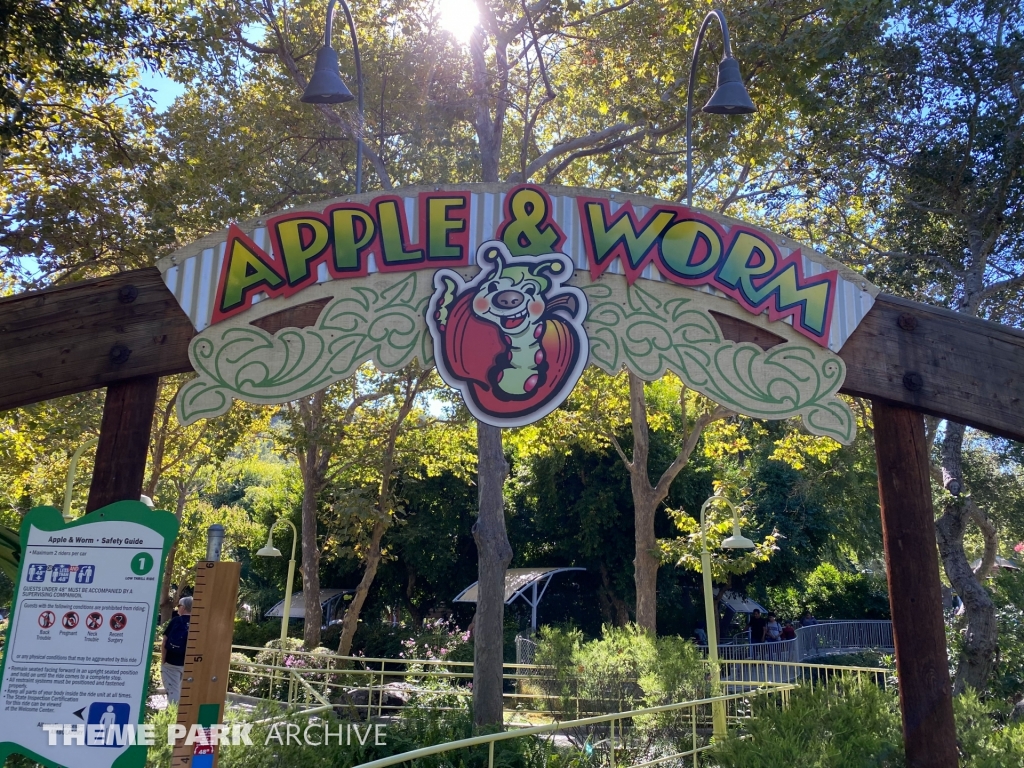 Apple & Worm at Gilroy Gardens