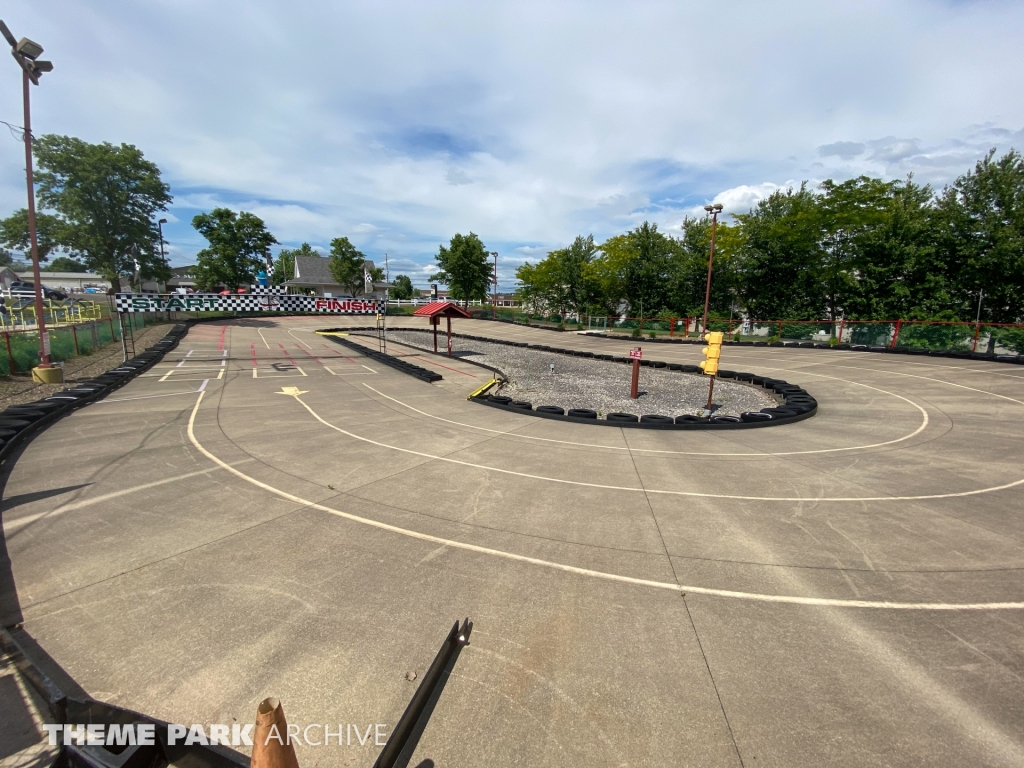 Lil Thunder Jr Racers at Sluggers & Putters Amusement Park