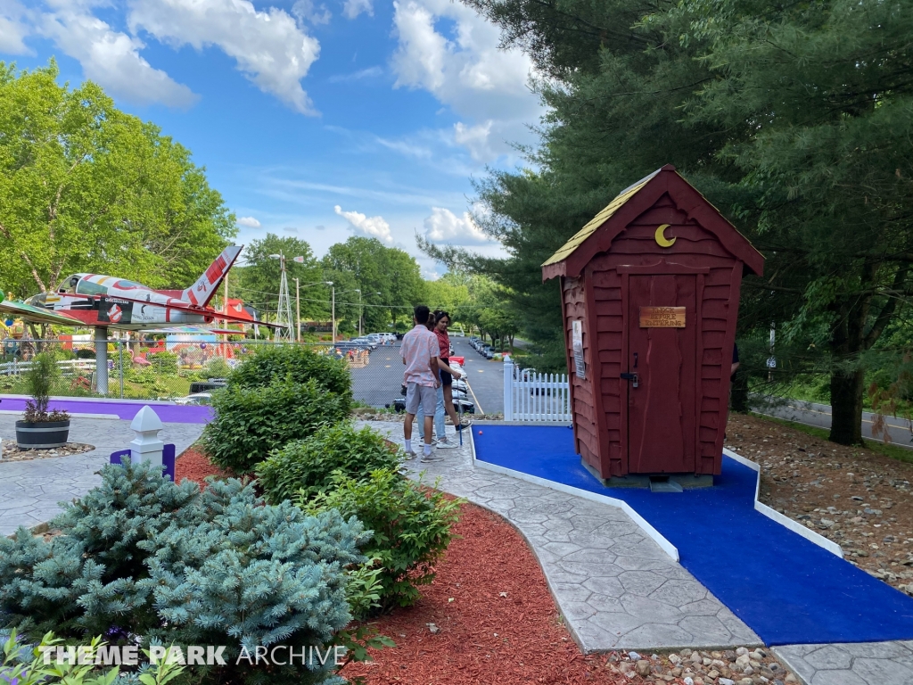 Olde Skool Golf at Sluggers & Putters Amusement Park