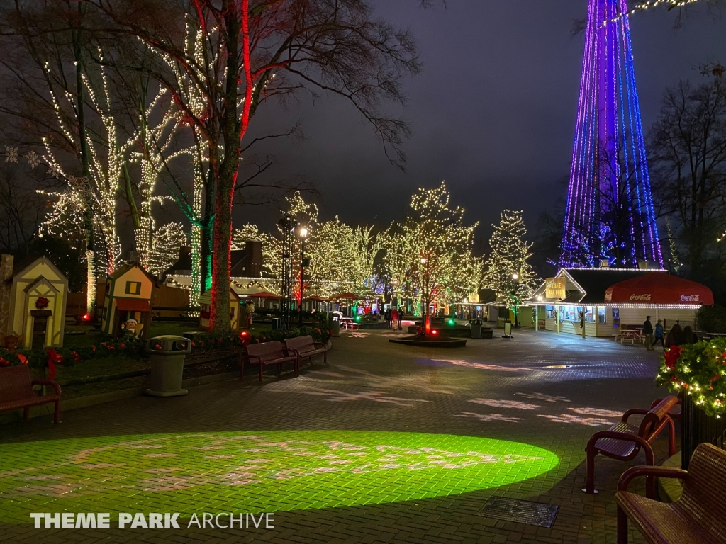 Crossroads at Carowinds