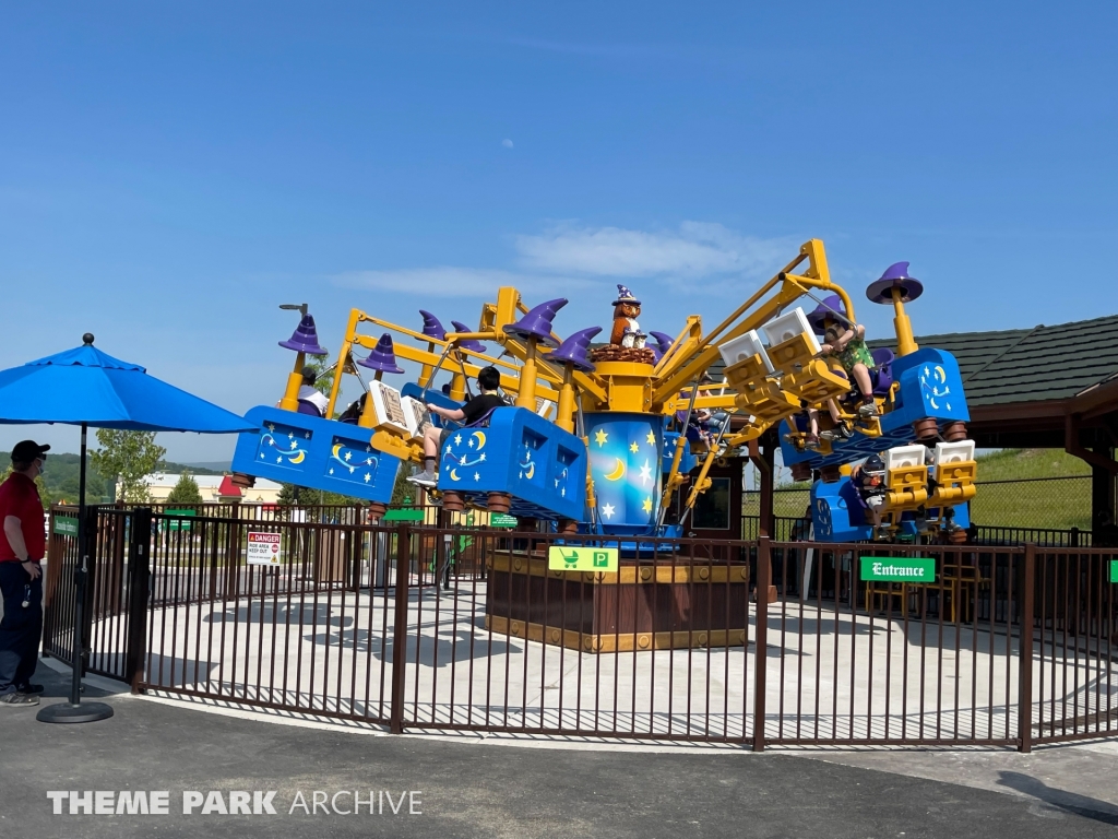 Merlin's Flying Machines at LEGOLAND New York