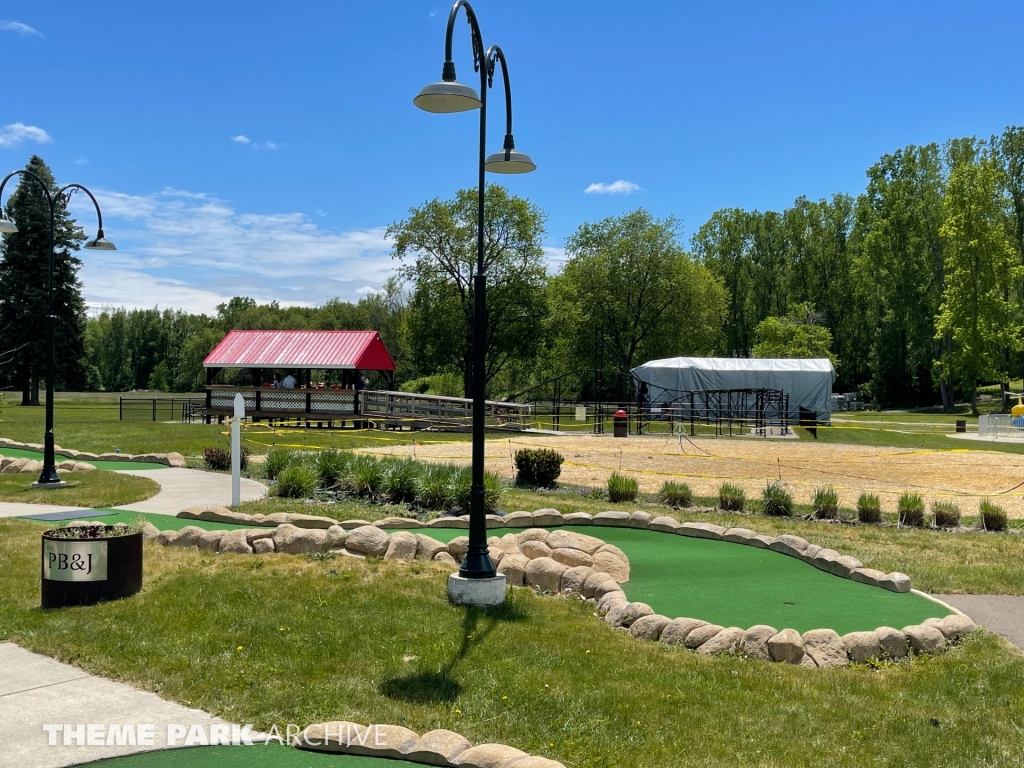 Mini Golf at Midway State Park