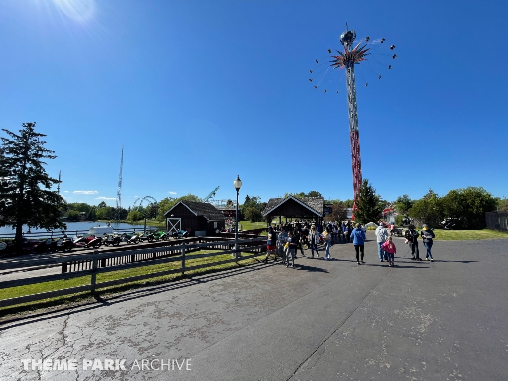 Tin Lizzy's at Six Flags Darien Lake