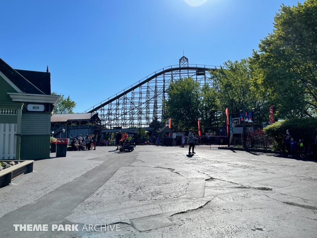 Predator at Six Flags Darien Lake