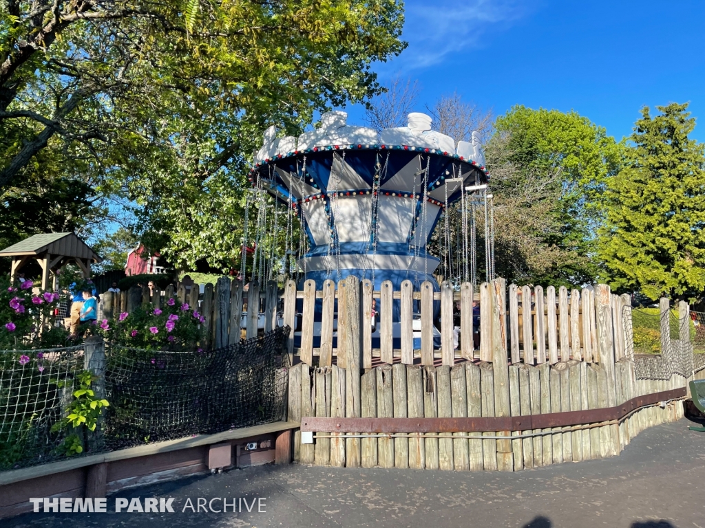 Woody's Whirlers at Six Flags Darien Lake