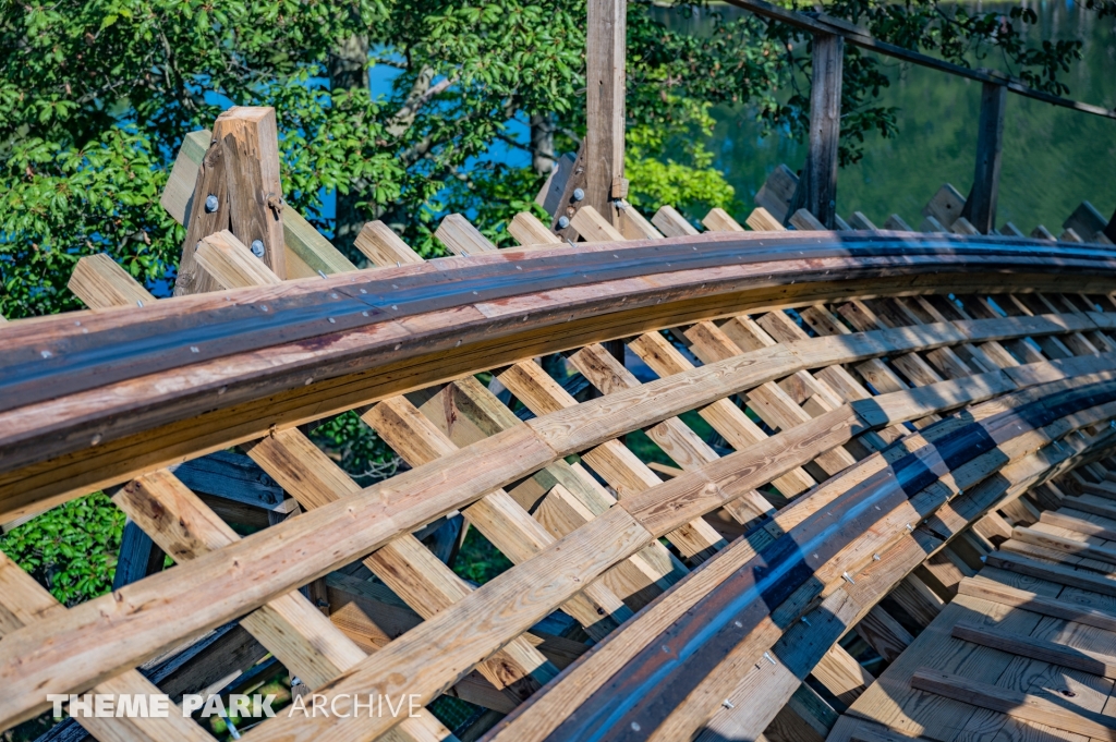 Raven at Holiday World