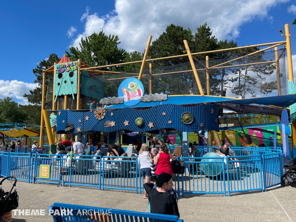 Oscar's Rotten Rusty Buckets at Sesame Place Philadelphia