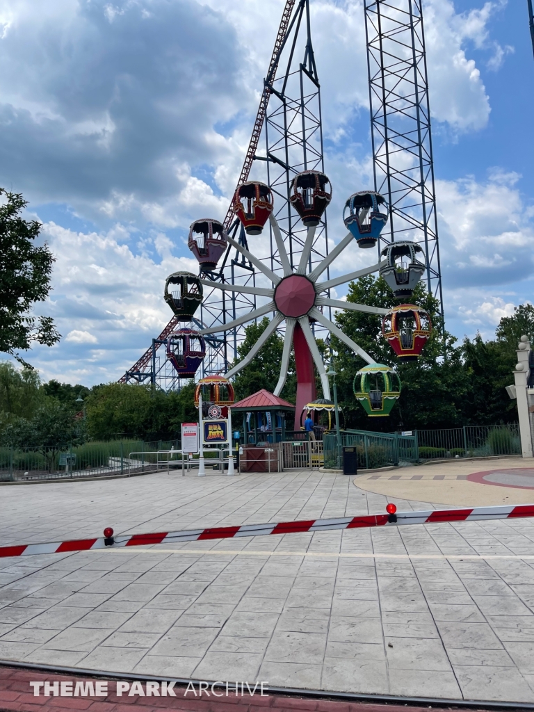 Up Up and Away at Six Flags America