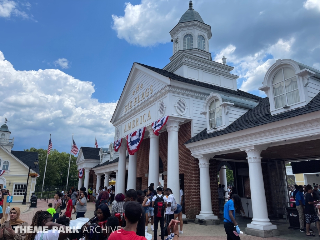 Entrance at Six Flags America