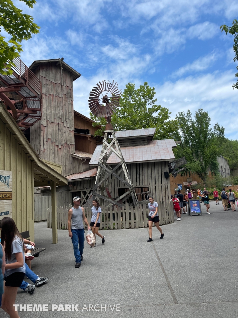 Tennessee Tornado at Dollywood