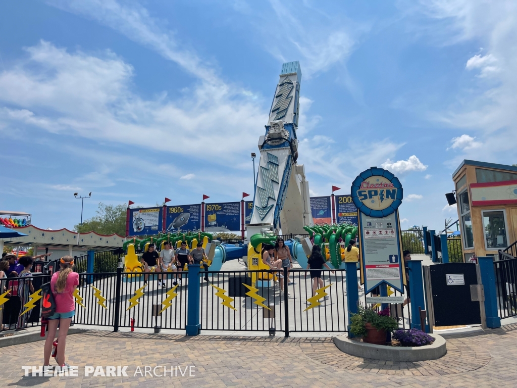 Electro Spin at Carowinds