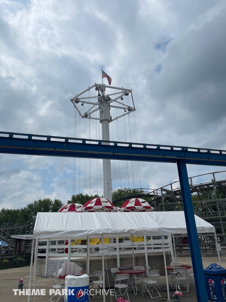 Parachute Tower at Little Amerricka