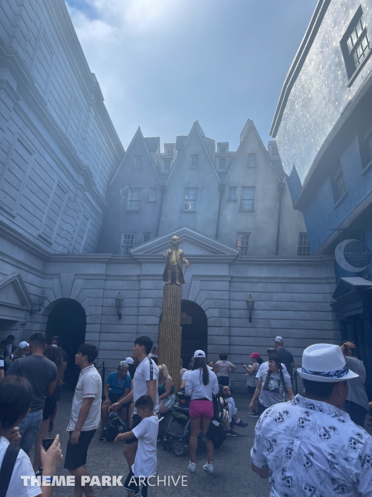 Harry Potter and the Escape from Gringotts at Universal Islands of Adventure