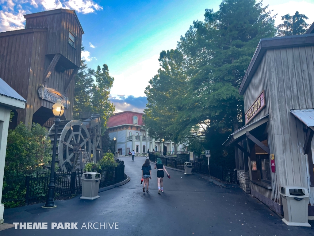 Crackaxle Canyon at Six Flags New England