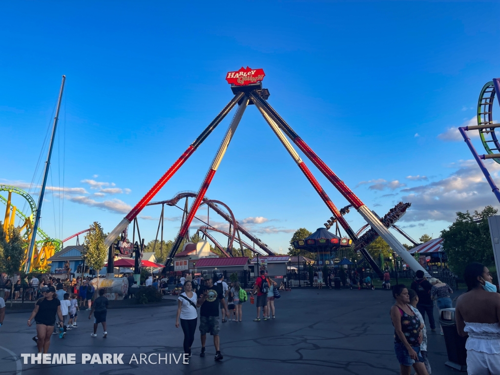 Harley Quinn Spinsanity at Six Flags New England