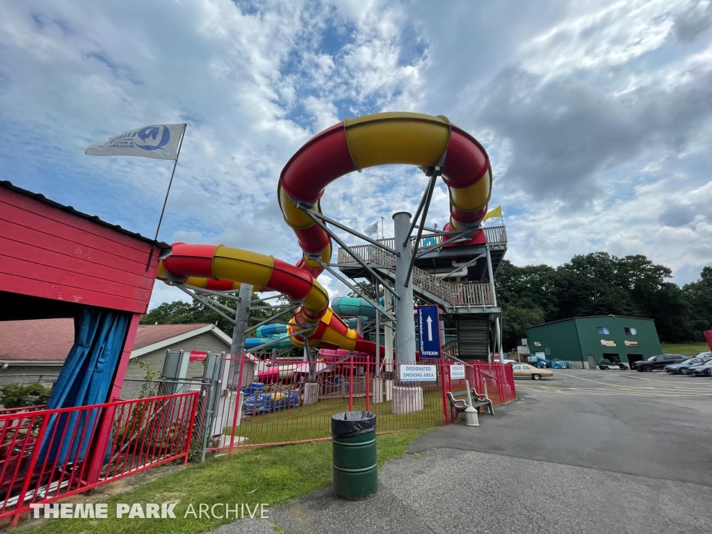 Splash Away Bay at Quassy Amusement Park