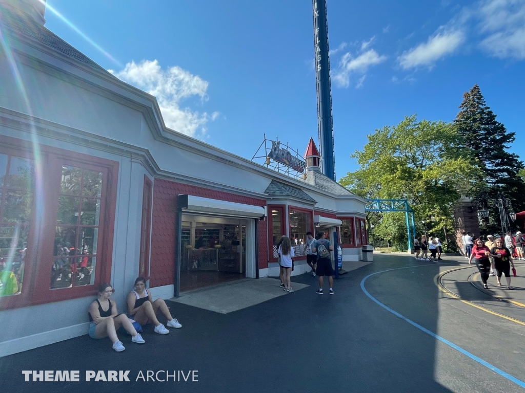 Carousel Plaza at Six Flags Great America