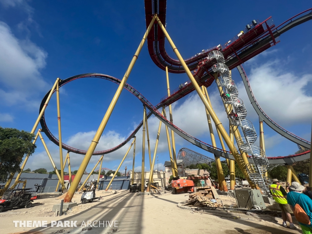 Dr. Diabolical's Cliffhanger at Six Flags Fiesta Texas