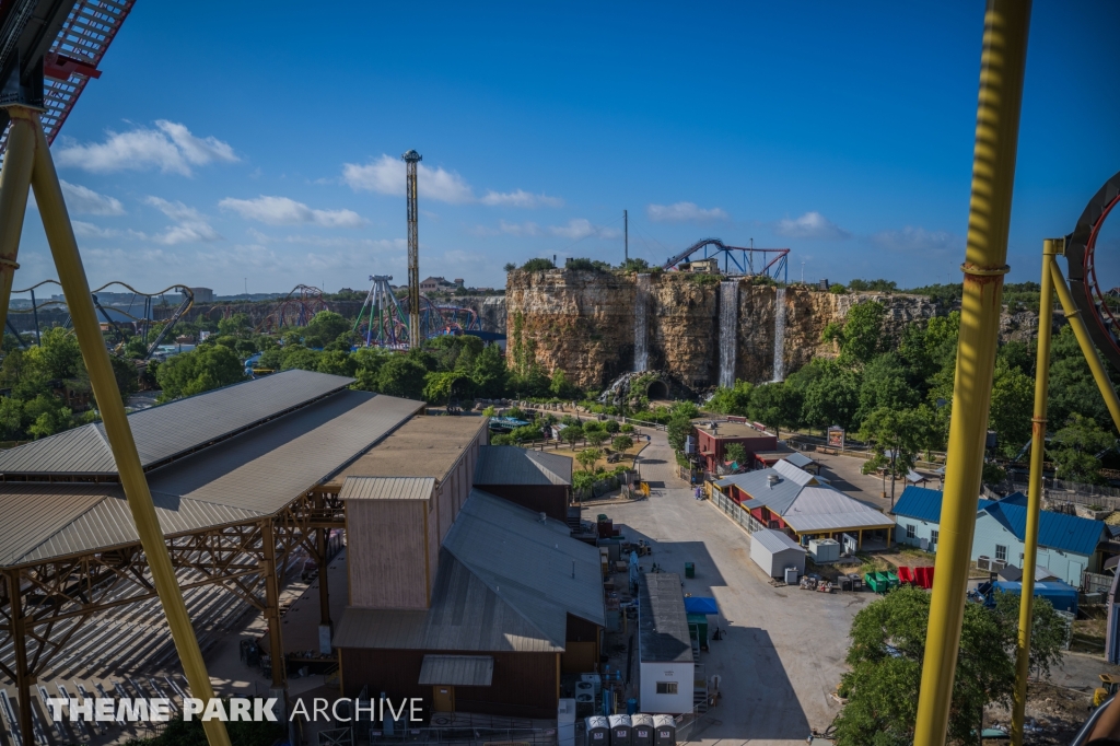 Crackaxle Canyon at Six Flags Fiesta Texas