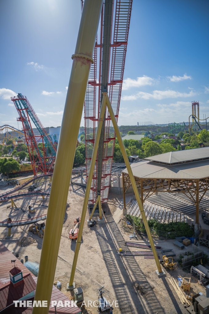 Dr. Diabolical's Cliffhanger at Six Flags Fiesta Texas