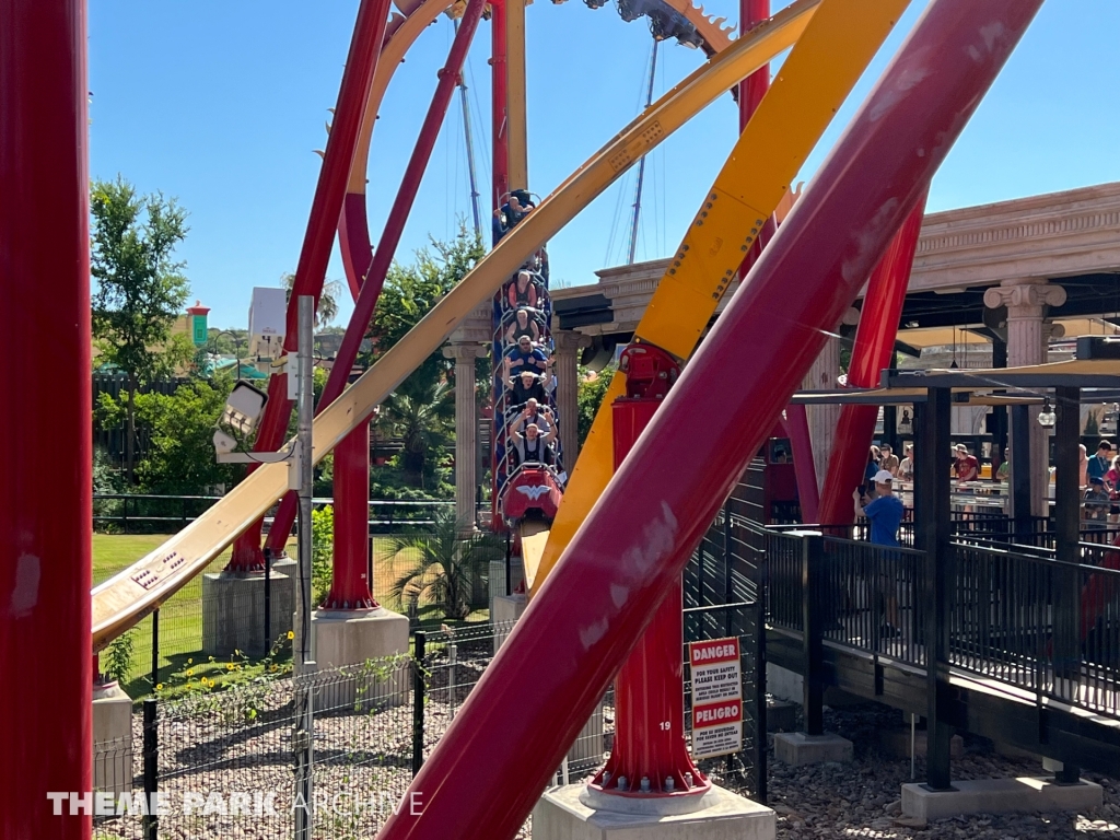 Wonder Woman Golden Lasso Coaster at Six Flags Fiesta Texas