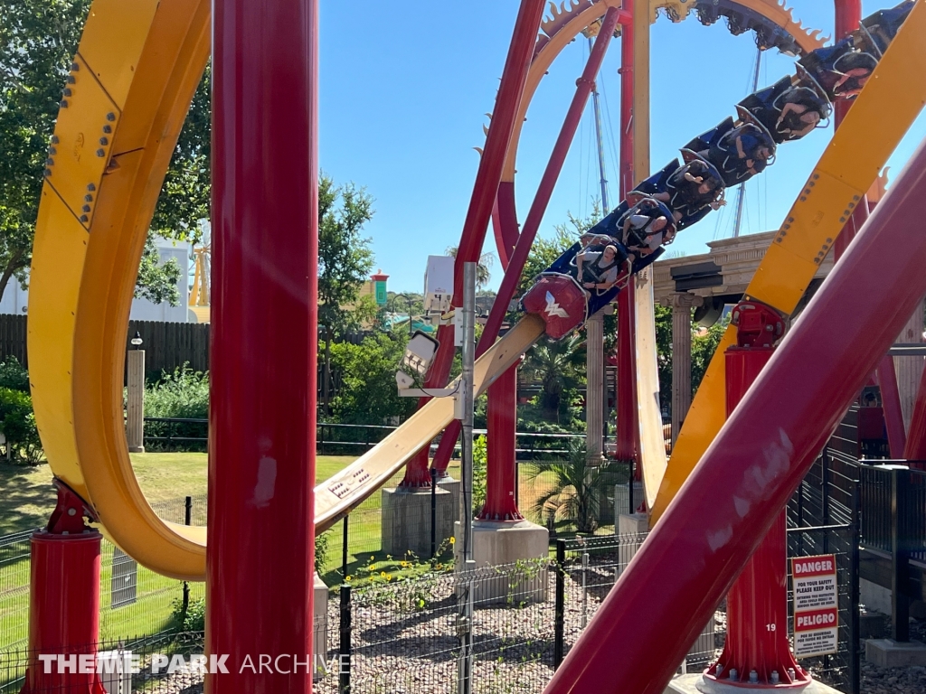 Wonder Woman Golden Lasso Coaster at Six Flags Fiesta Texas