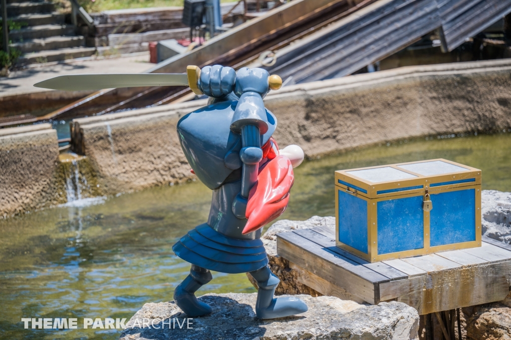 Bugs White Water Rapids at Six Flags Fiesta Texas