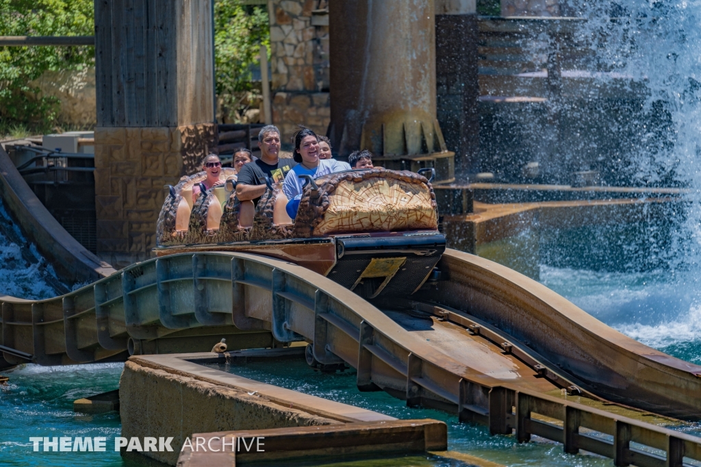 Bugs White Water Rapids at Six Flags Fiesta Texas