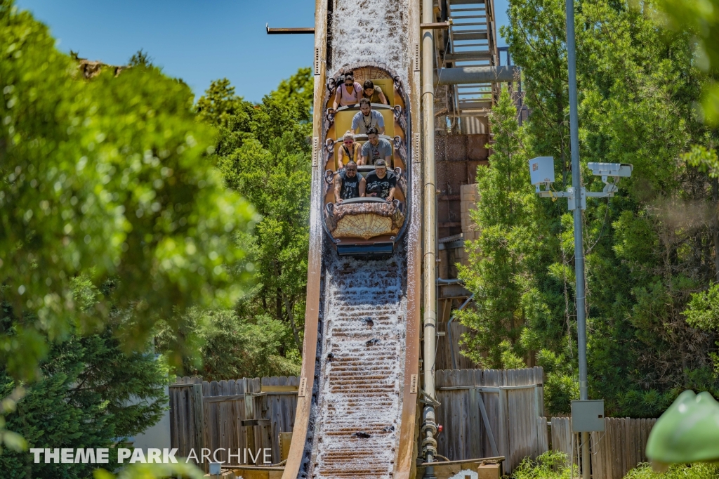 Bugs White Water Rapids at Six Flags Fiesta Texas