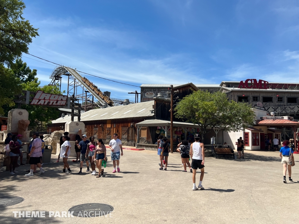 Crackaxle Canyon at Six Flags Fiesta Texas