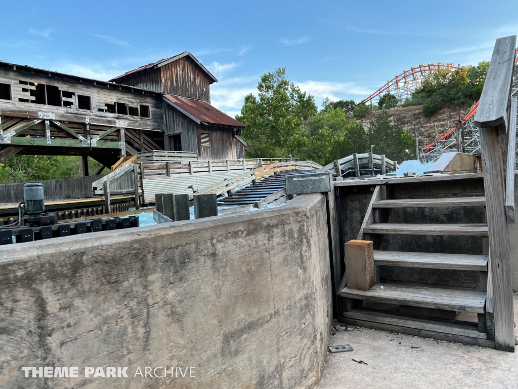 The Gully Washer at Six Flags Fiesta Texas