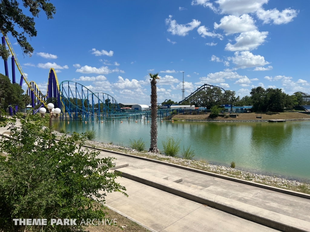 Wave Breaker at SeaWorld San Antonio