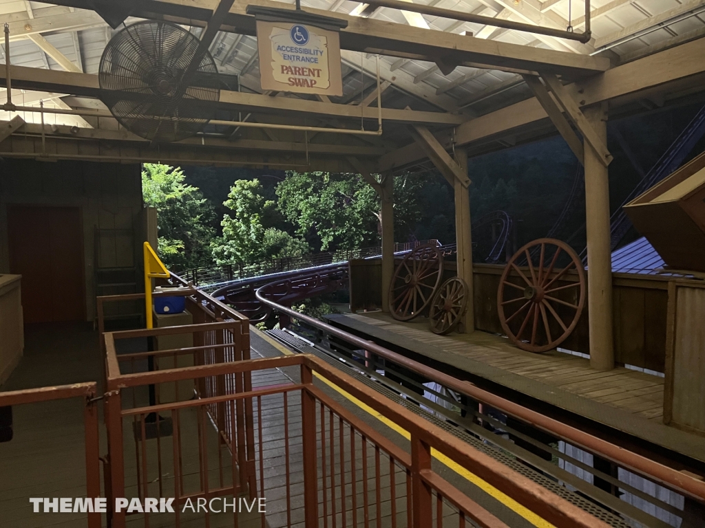 Tennessee Tornado at Dollywood