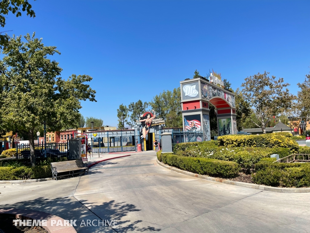 Wonder Woman Lasso of Truth at Six Flags Magic Mountain