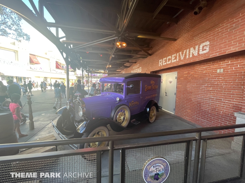 Knott's Beary Tales: Return to the Fair at Knott's Berry Farm