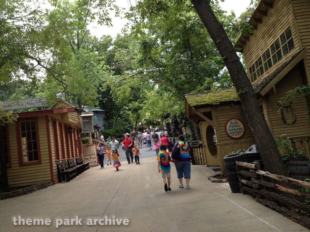 Valley Road at Silver Dollar City