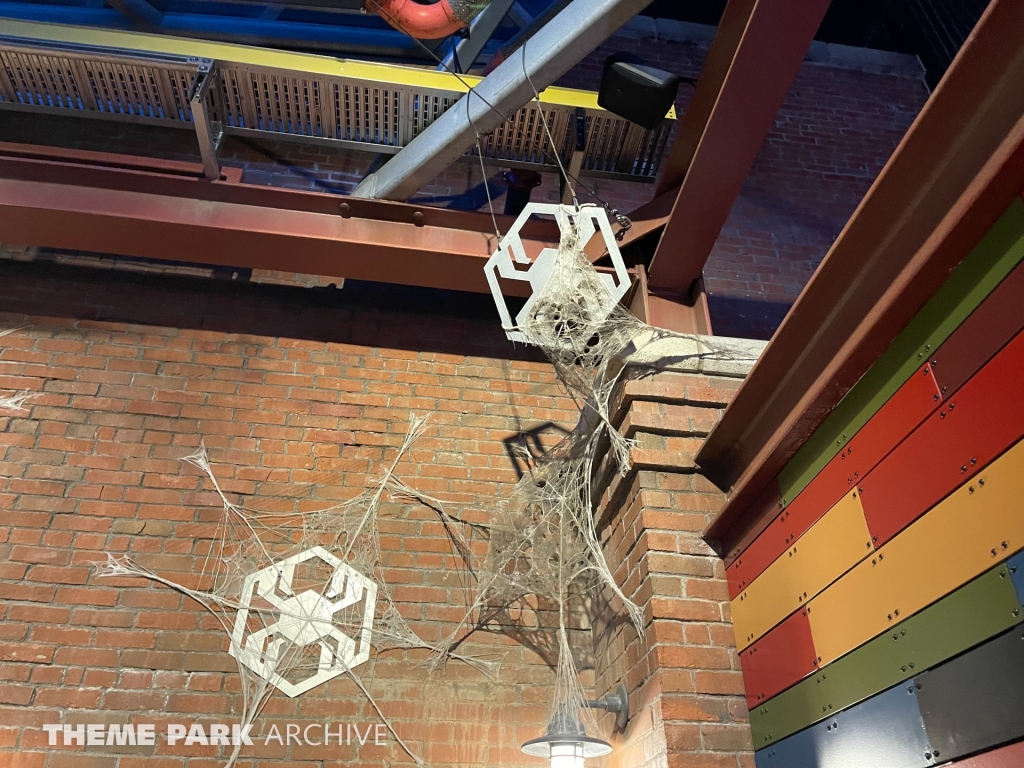 WEB SLINGERS: A Spiderman Adventure at Disney California Adventure