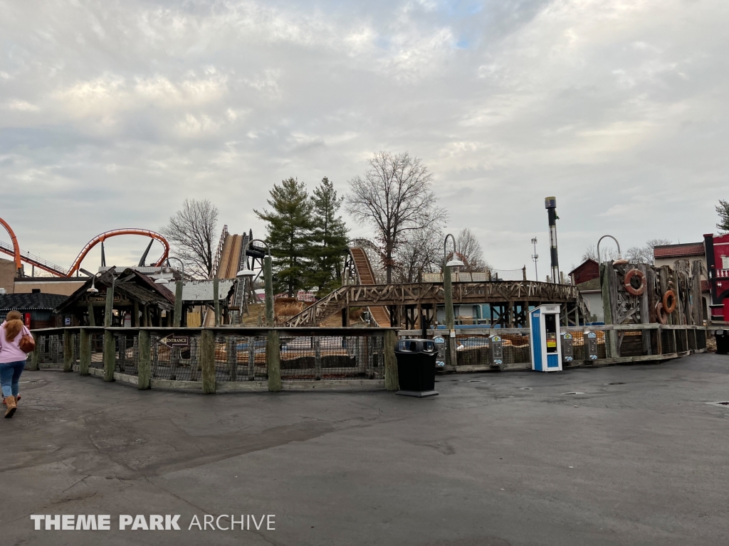 Shipwreck Falls at Six Flags America