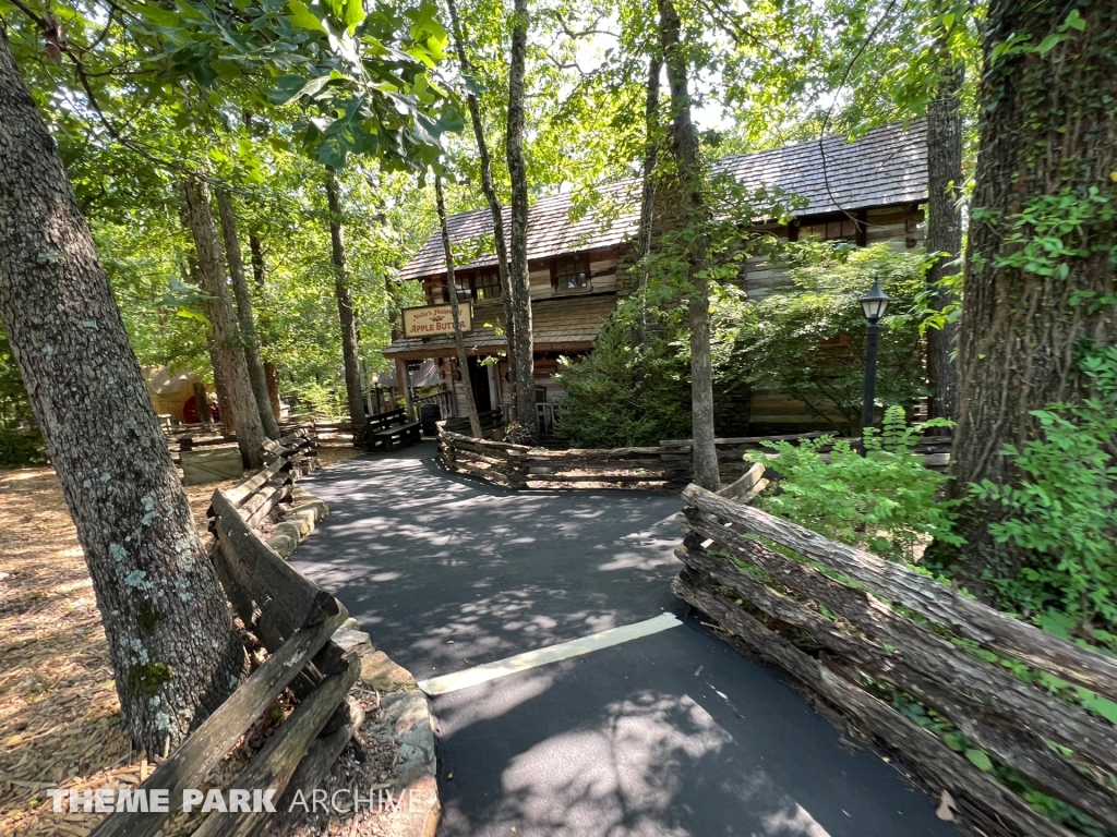 Hugo's Hill Street at Silver Dollar City