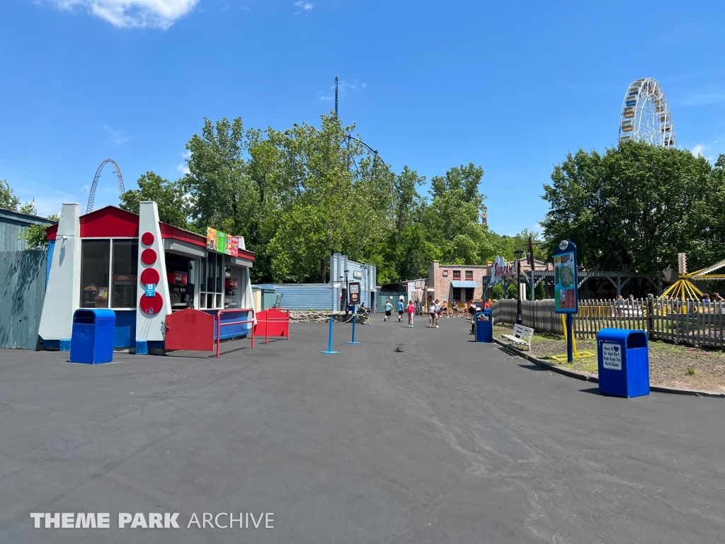 DC Comics Plaza at Six Flags St. Louis