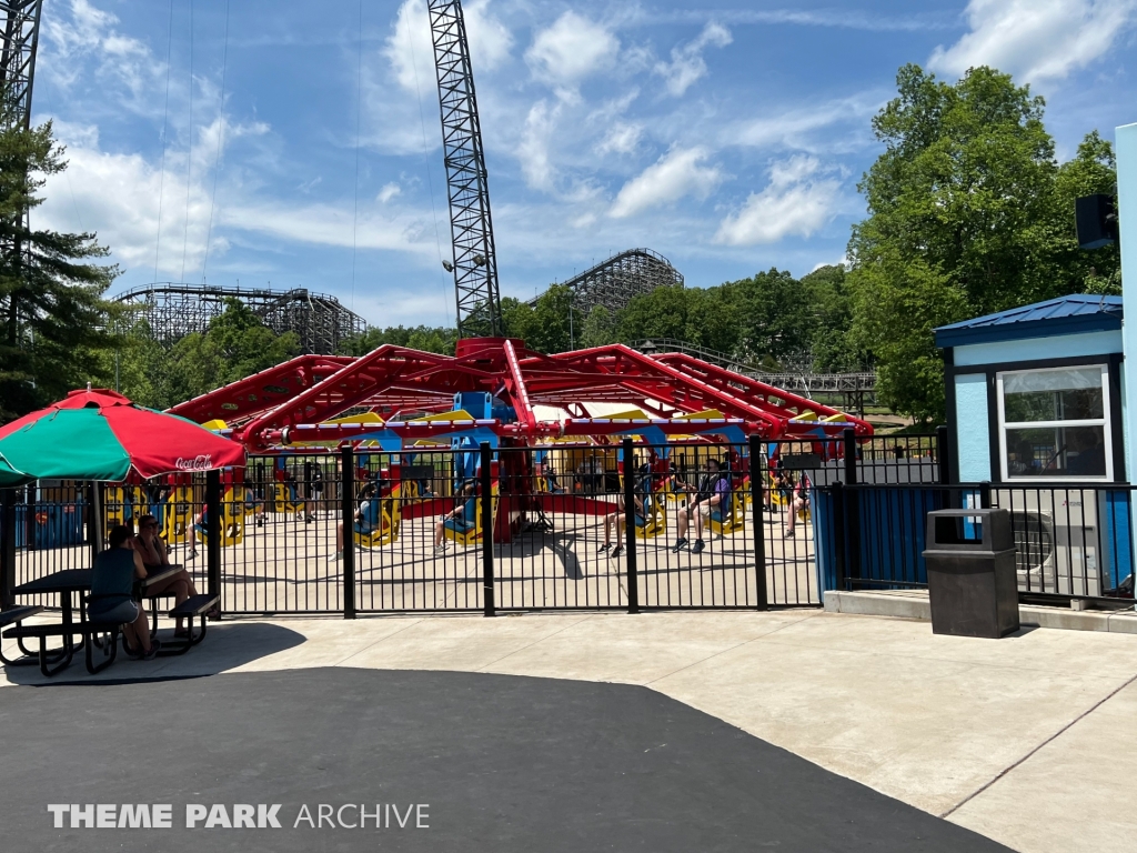 Supergirl Sky Flyer at Six Flags St. Louis