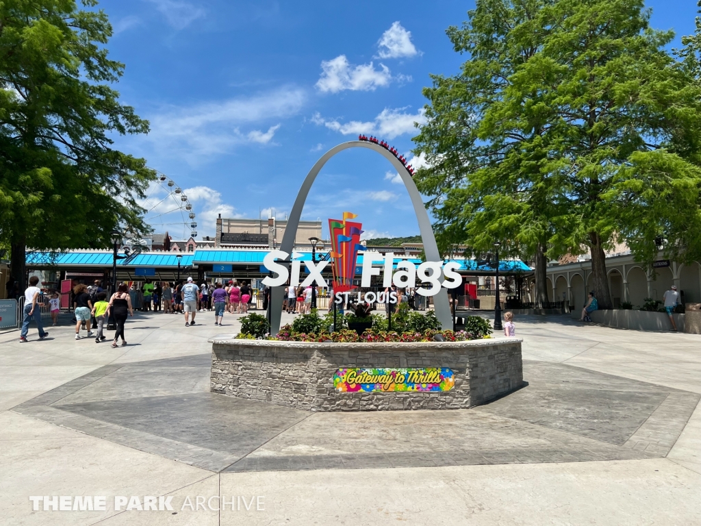 Entrance at Six Flags St. Louis