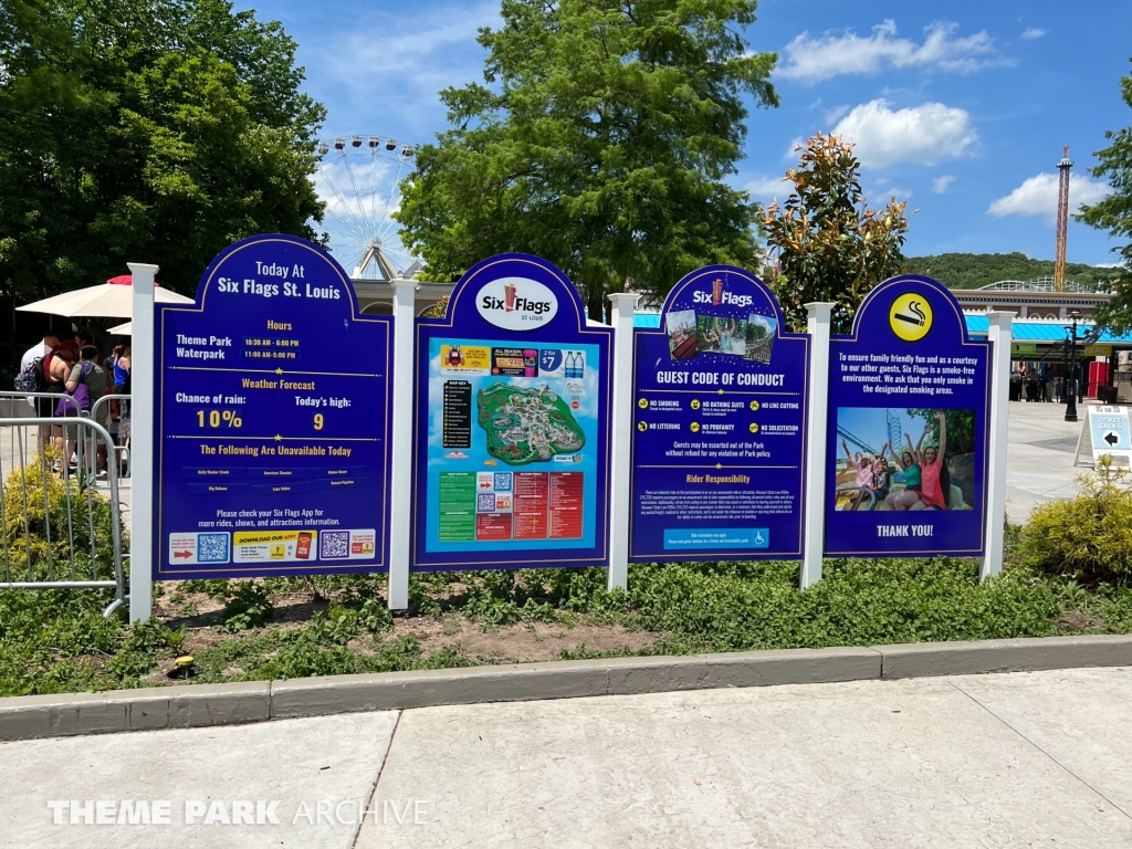 Entrance at Six Flags St. Louis