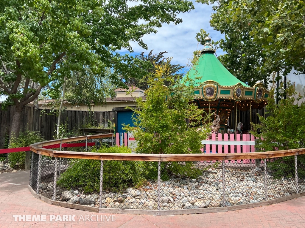 Looney Tunes Seaport at Six Flags Discovery Kingdom