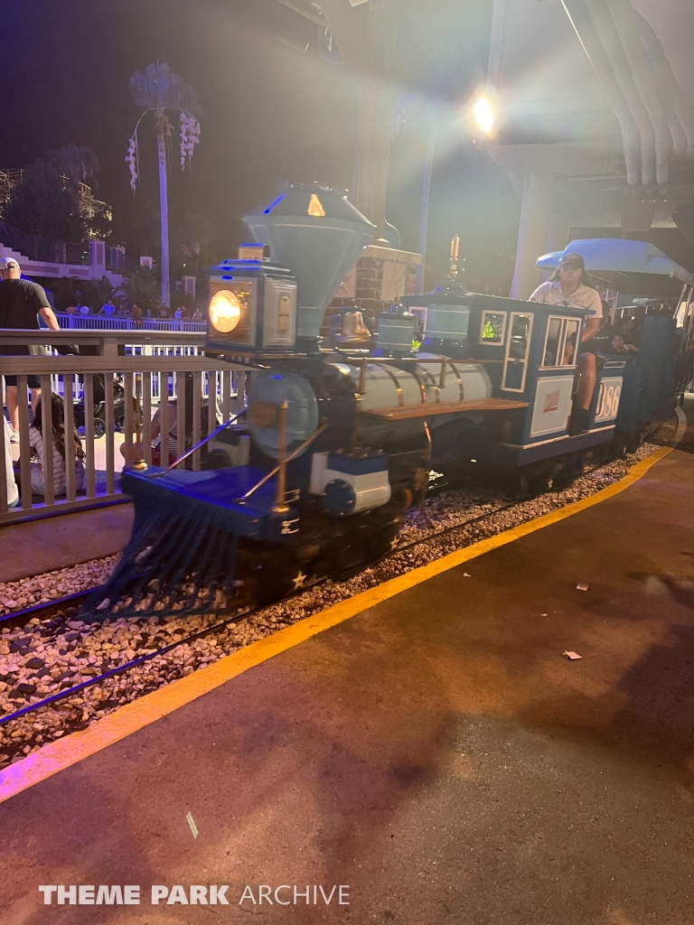 CP Huntington Train at Kemah Boardwalk