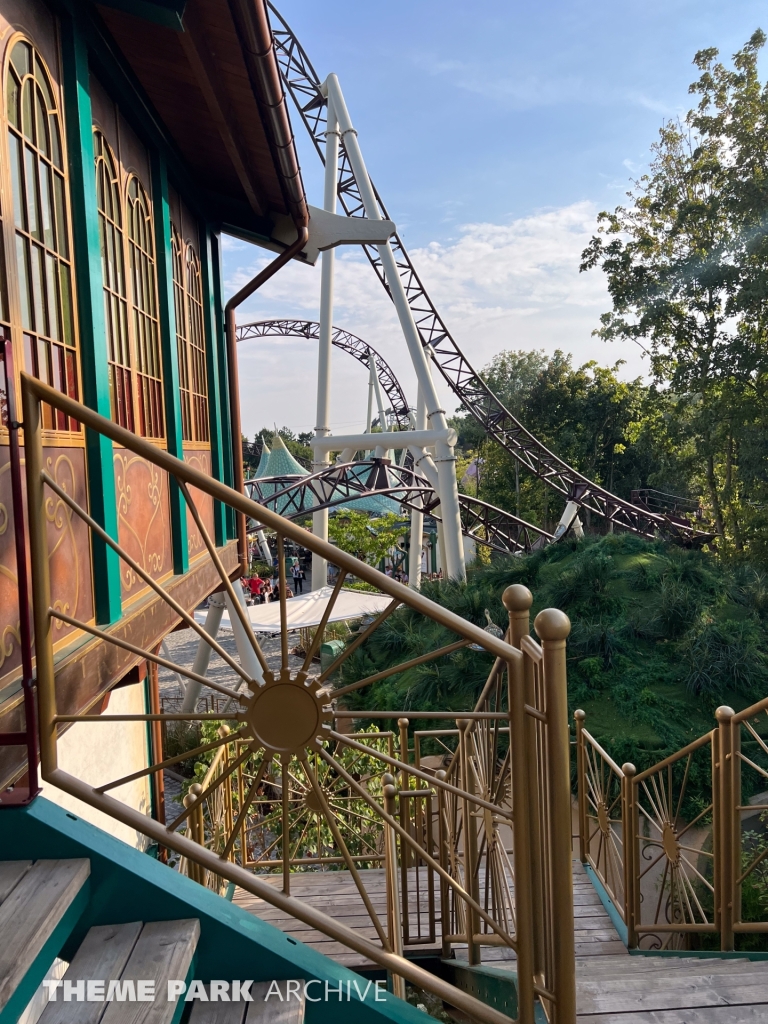 Ride to Happiness at Plopsaland De Panne