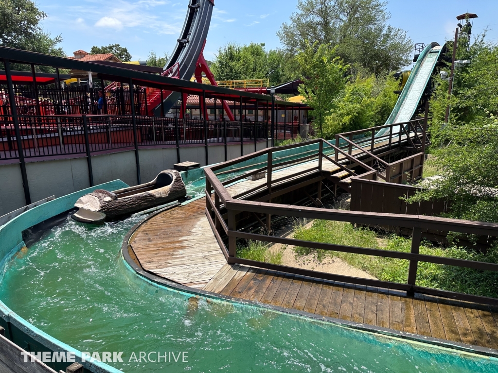 El Aserradero at Six Flags Over Texas