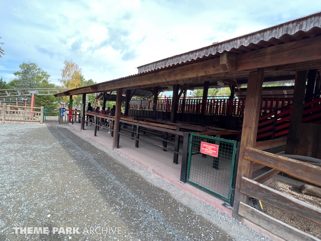 Le Train de la mine at Papéa Parc