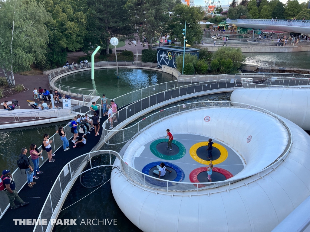 Le Stadium Aqualympique at Futuroscope