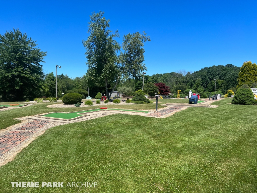 Miniature Golf at Memphis Kiddie Park